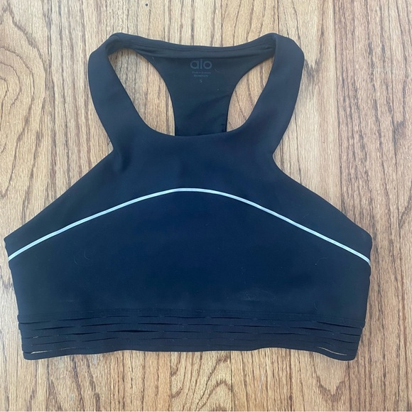 Alo Yoga Endear Sports Bra - Black - Small - Picture 4 of 8